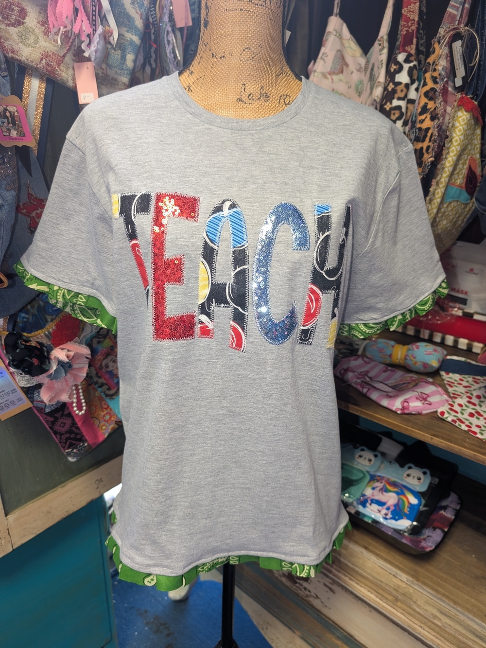Teachers, Women's Gray Graphic Tee With 'TEACH' applique